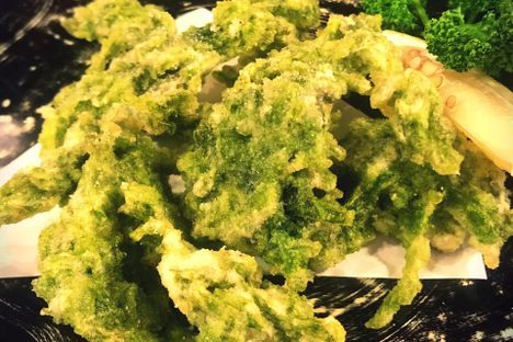 Don't be fooled by how it looks: River laver tempura is a treat.