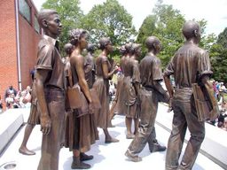 Clinton 12 statue unveiling in 2007