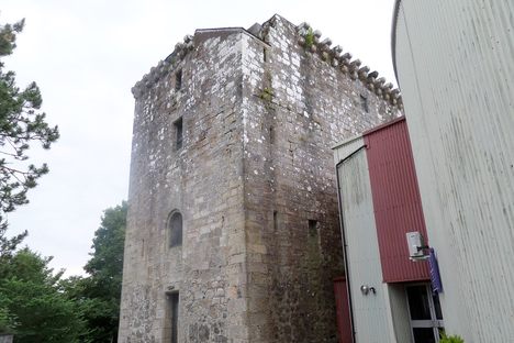 Mearns Castle tower and Maxwell Mearns Castle Church