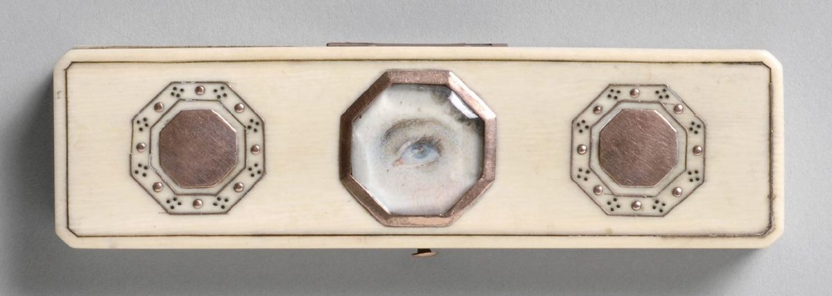 Portrait of an eye set into an ivory toothpick case, c. 1800.