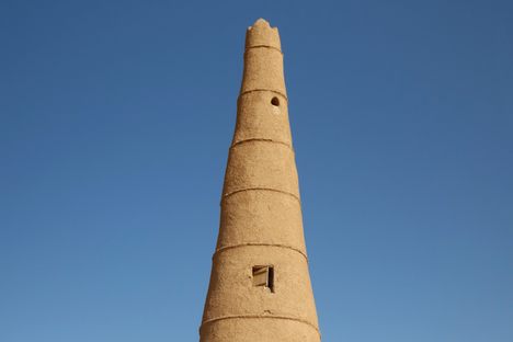 Al Shinanah Historical Tower