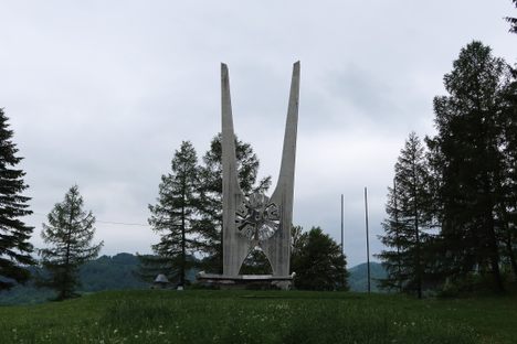 Spomenik Mramor