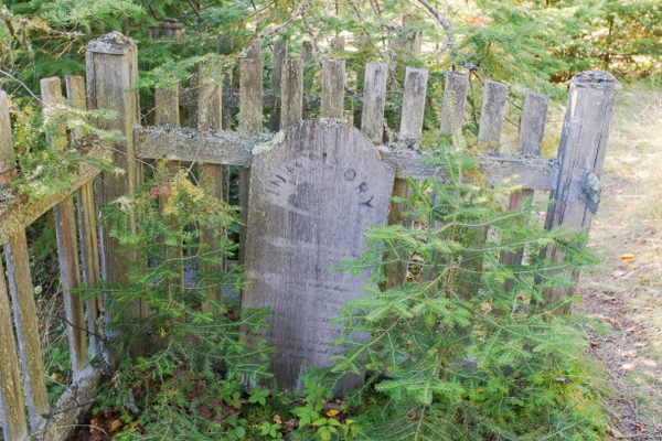 A wooden grave marker at Silver Islet Cemetery.