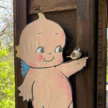 Kewpie says this way to the museum!