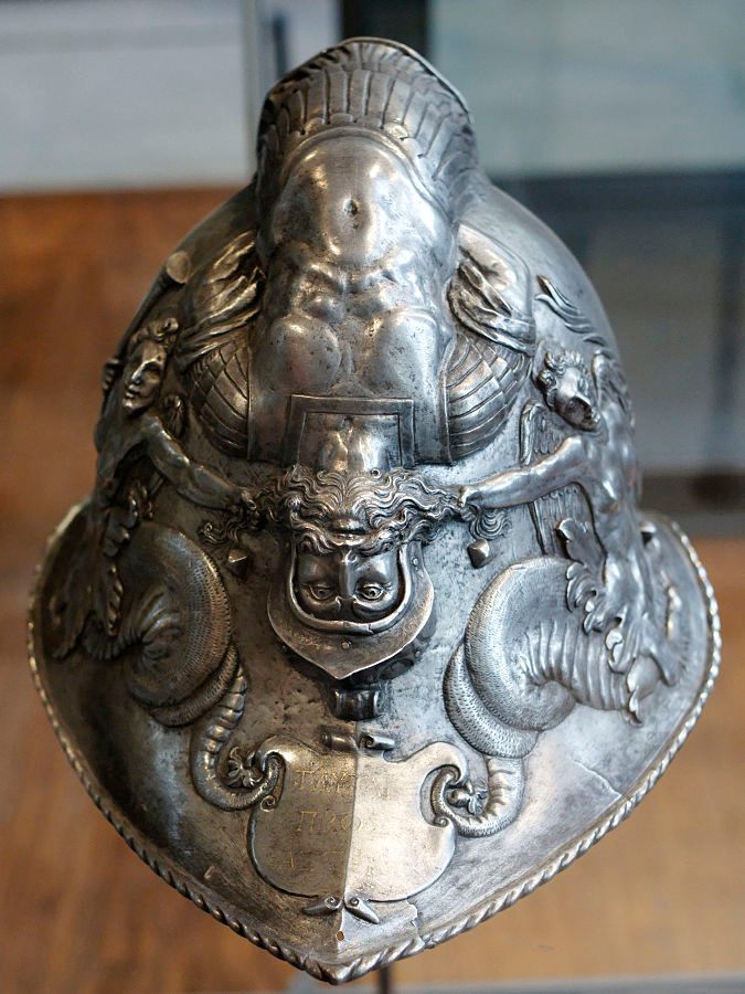 Antique style burgonet made for king Francis I of France, attributed to Filippo Negroli, at Musée de l'Armée