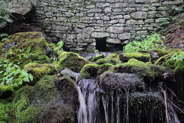 Old Route 5 Stone Wall