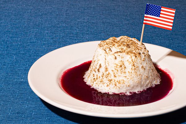 尼克松总统亲自批准了菜单,尤其是想要冰淇淋。
