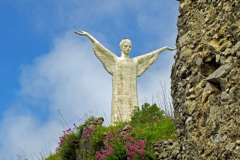 The statue.