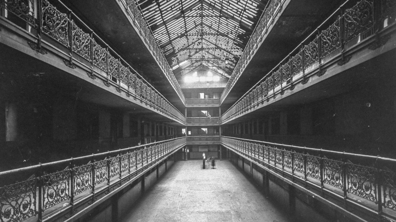 Rediscovering Mecca Flats, a Legendary Chicago Apartment ...