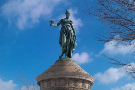 Rosenberg Statue 