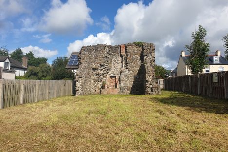Castle Lug 