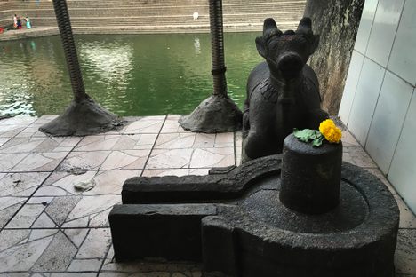 Temple lingam.