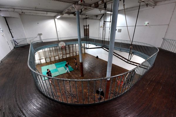 Paris YMCA court