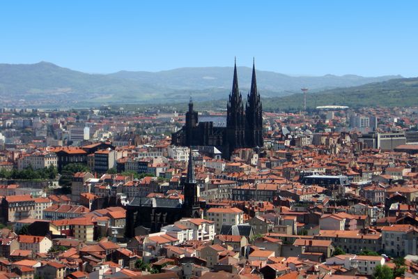 Clermont-Ferrand Cathedral seen from the Parc de Montjuvet.