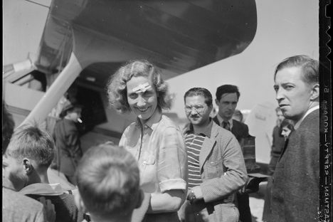 The Early Female Aviator Who Flew Across the Atlantic in Terrible Weather