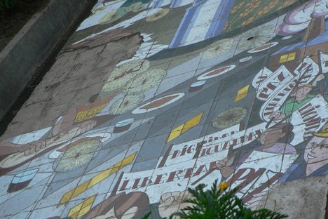Plaza 1° de Mayo tile art (in desrepair)