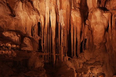 Al Hoota Cave