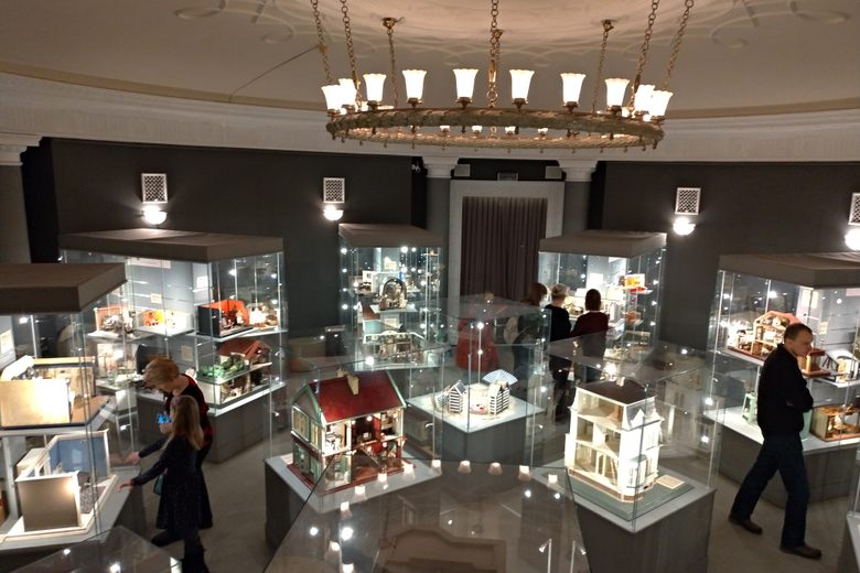 Miniature dollhouse museum on sale