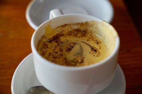 A rich and creamy cup of cà phê trứng.