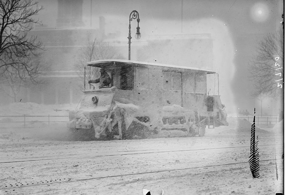 Snow plow during storm, New York 1910