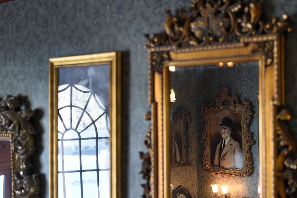Haunted Mansion's Big Villain Has A Long And Weird Offscreen History