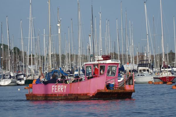 ‘Claire’ crossing to the Warsash side