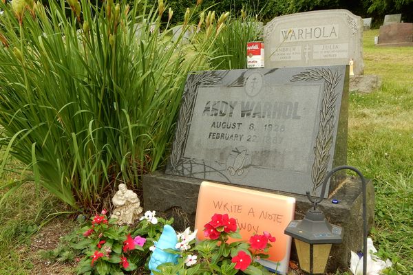 Grave of Andy Warhol