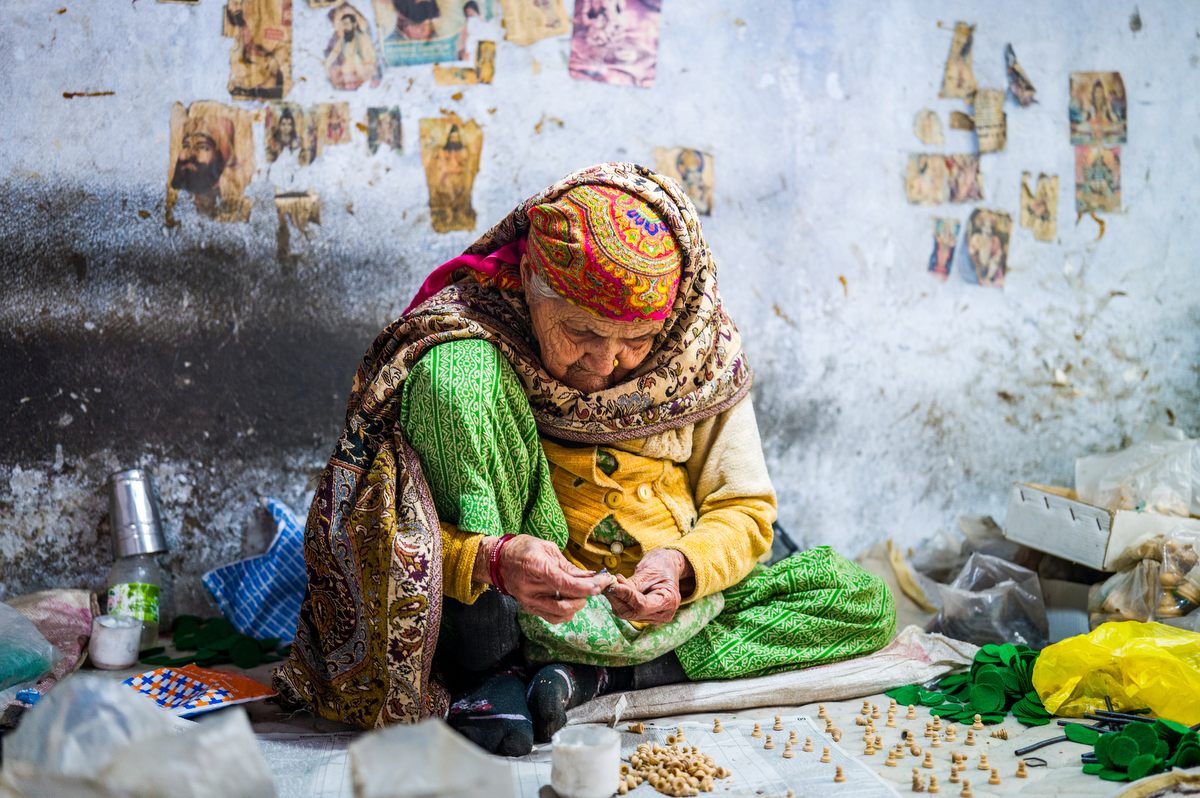 Women do not work as carvers, Sharma says. While they do tasks in the shops including sorting, polishing, and the like, they don’t currently use the machines or carve pieces.