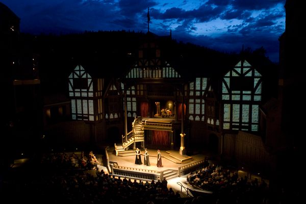 A 2009 production of Henry III.