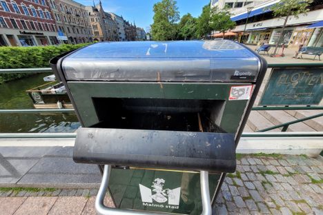 Talking Trash Cans of Malmö