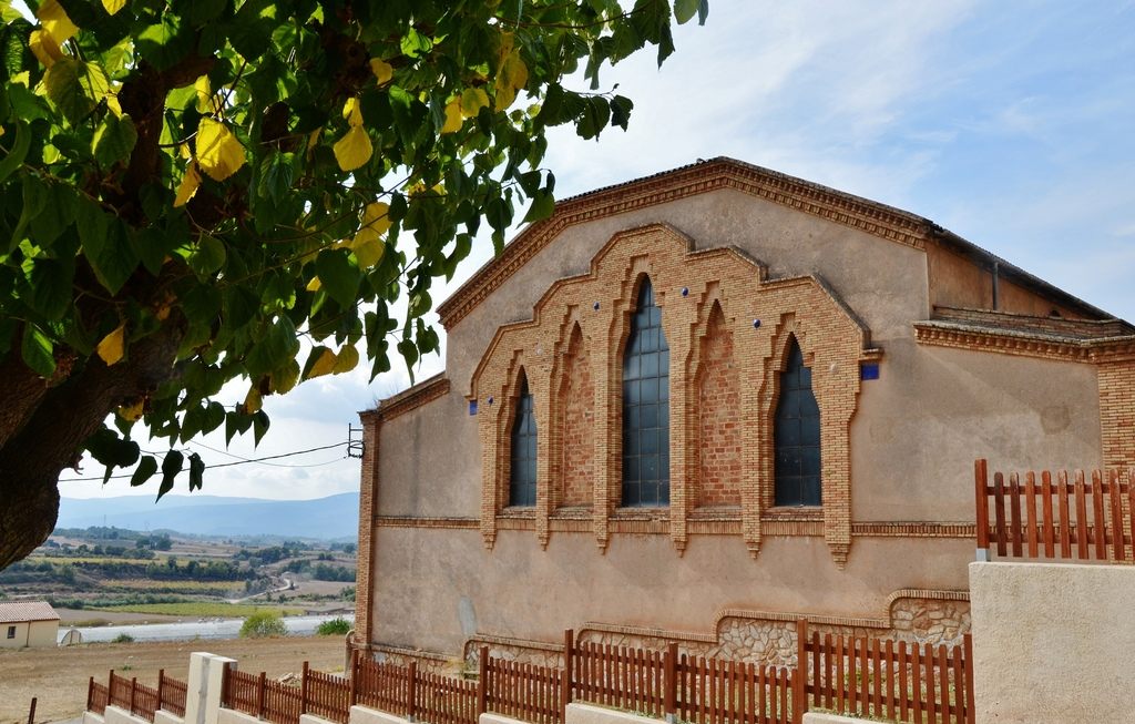 Like many of the "wine cathedrals," the Celler Cooperatiu at Barberà de la Conca is built out of red brick.