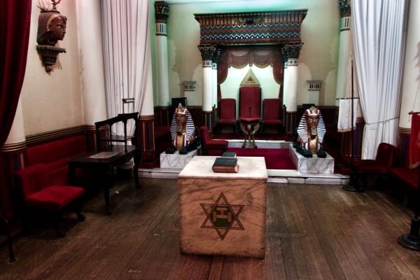 Freemasons travel to see reinstalment at Lodge Oberon