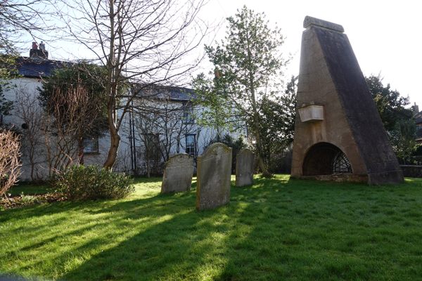Hanging coffin of Pinner