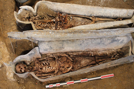 A 17th-Century French Couple Traded Hearts Before Being Buried