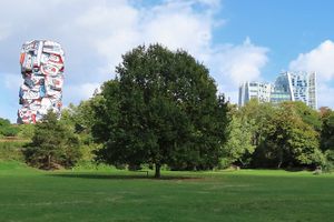 ‘Tower of Figures’ in Issy-les-Moulineaux, France