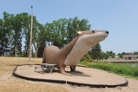 Another angle of Otto the Otter. Do not use this picnic table to climb the otter.