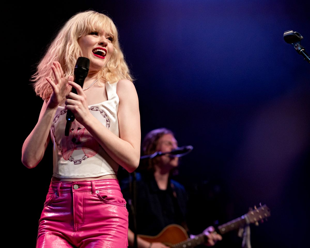 Maisie Peters performing at the Historic El Rey Theater in Albuquerque, New Mexico.