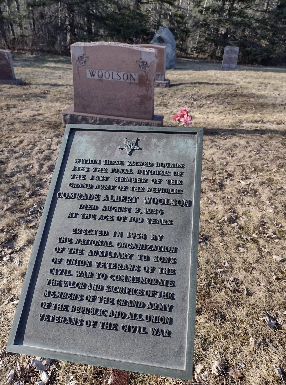 Grave of the Last Surviving Union Soldier – Duluth, Minnesota - Atlas ...