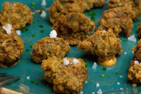 Ortiguillas de mar, with sea salt.