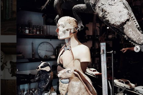Antichi Vizi shop window.