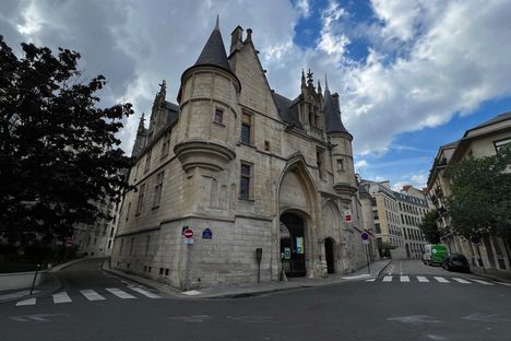  Cannonball of the Hotel de Sens 