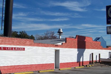 When it opened in 1950, Lee & Rick’s was a 9-seat countertop eatery, but it’s since grown to house an 80-foot counter as well as table seating.