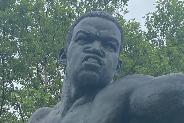 Larry Holmes the Easton Assassin Statue