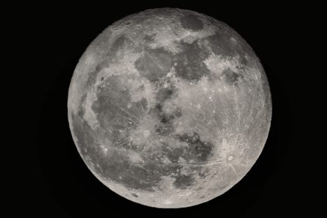 Fleeting Wonders: An All-Woman Cosmonaut Crew on a Simulated Moon Mission