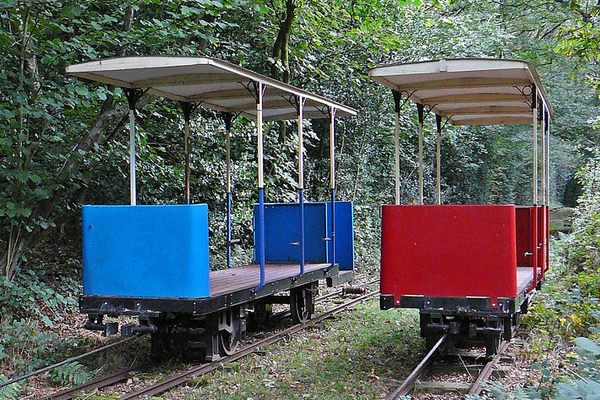The two cablecars.