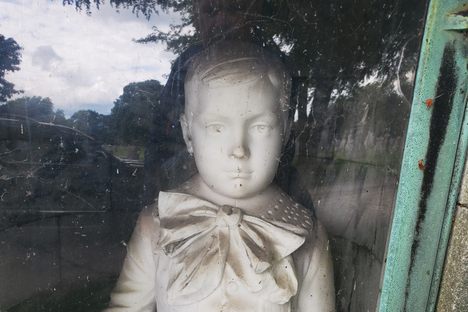 Josie Lyon Statue and Grave