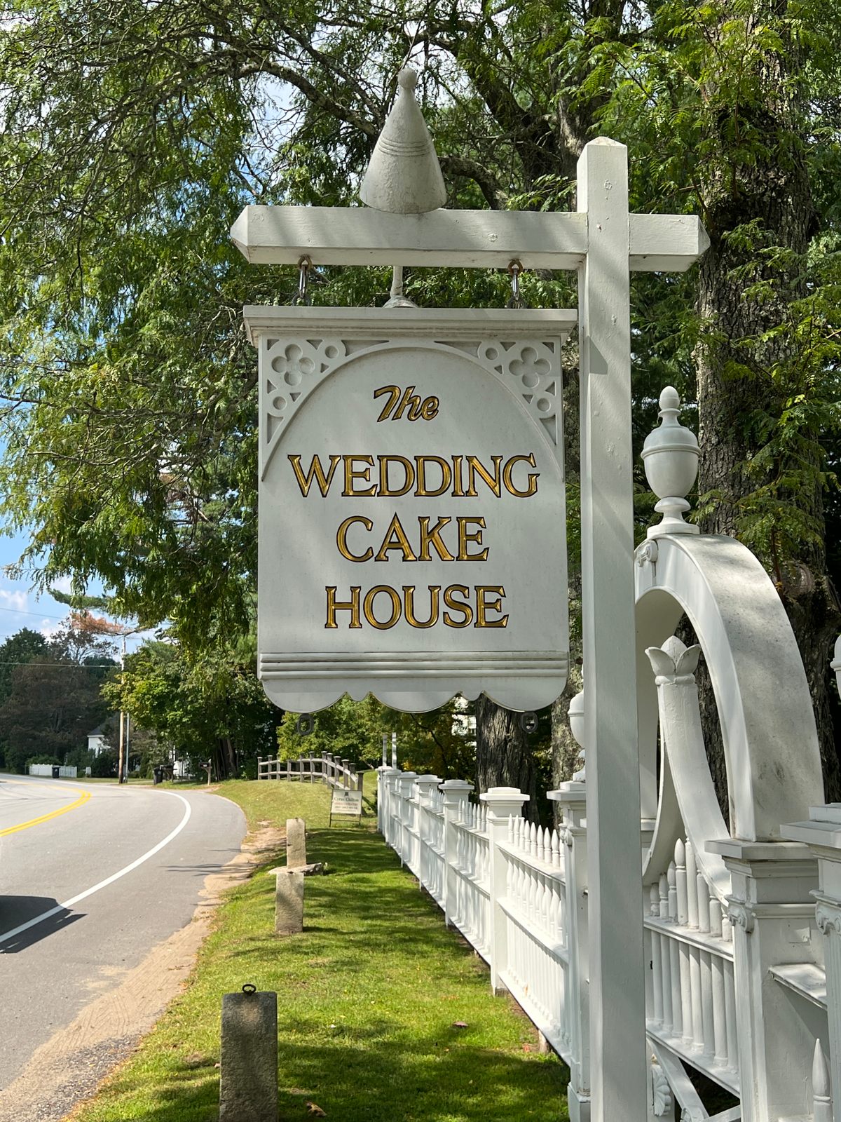 The Wedding
Cake House – Kennebunk, Maine - Atlas Obscura The Wedding Cake House – Kennebunk, Maine - Atlas Obscura