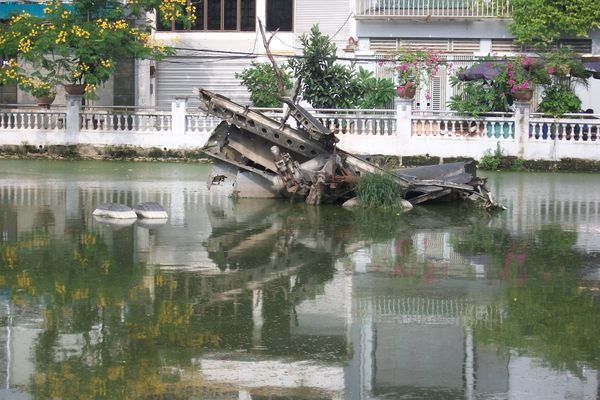 B-52 Wreckage in Huu Tiep Lake