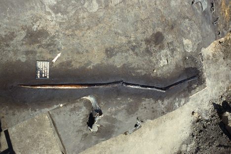 One of the Schöningen spears in 1997.