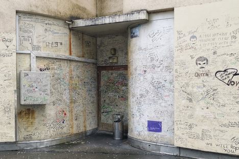 The original entrance to legendary Mountain Studios. 